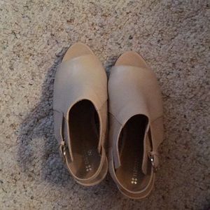 Naturalizer shoes size 6W